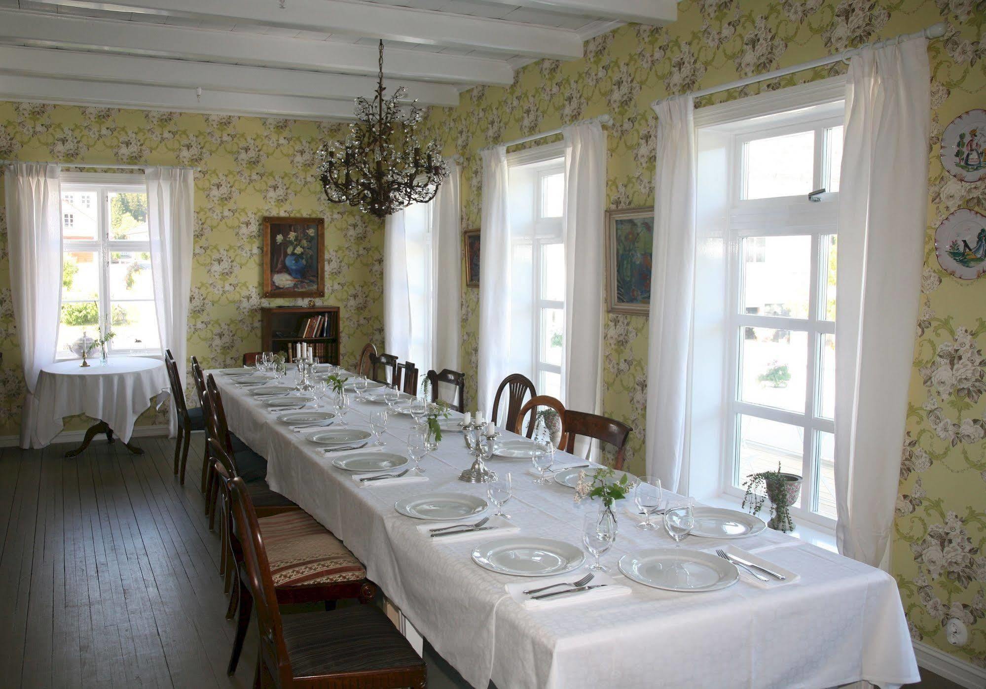 Torvis Hotel Luster Экстерьер фото