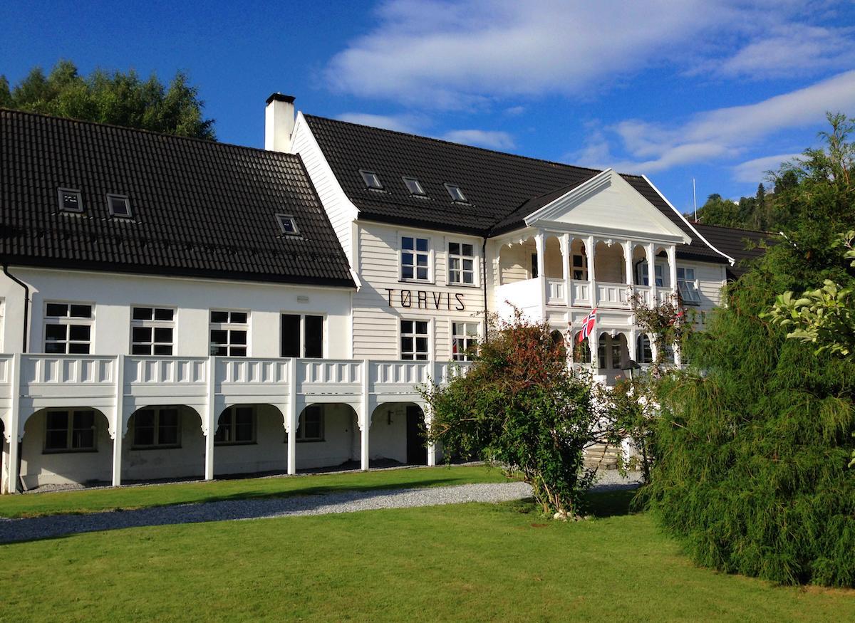 Torvis Hotel Luster Экстерьер фото